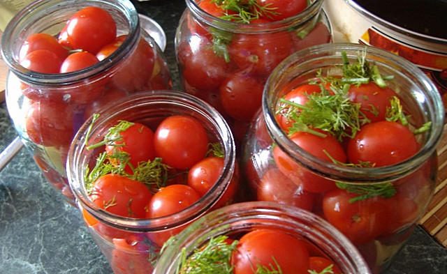 Заготовки из томатов: храним в банках