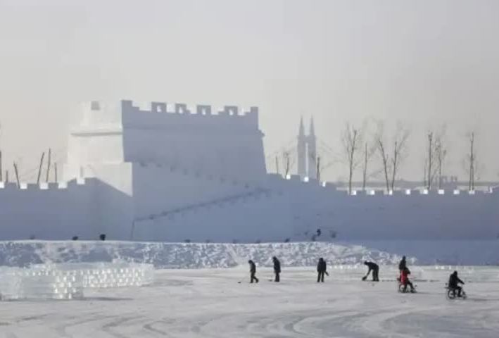 Красочный фестиваль снега и льда в Харбине