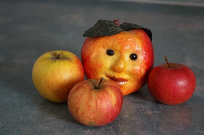 Эссе. "Счастливые яблоки..."